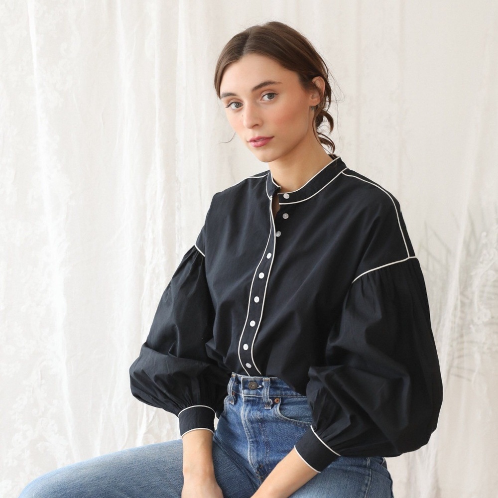 Elegant Black Blouse with White Trim - Picture 2 of 2